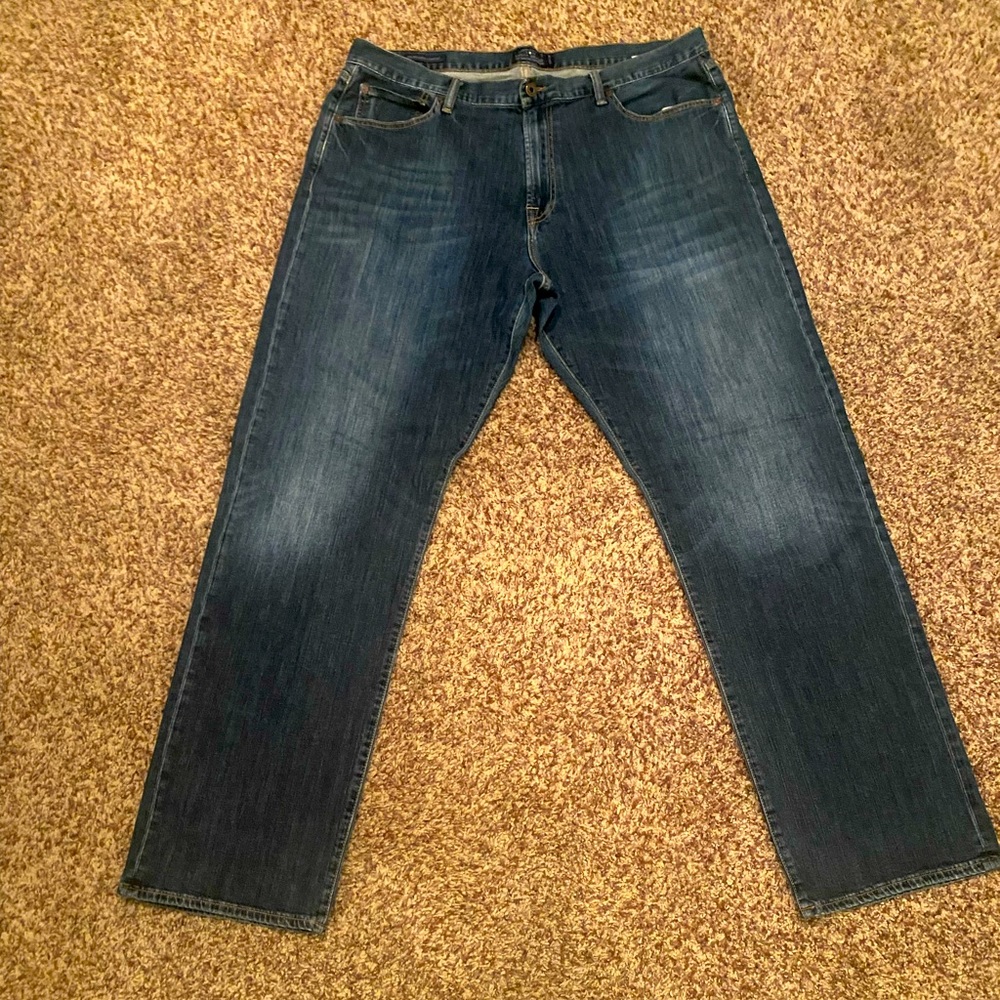 LUCKY BRAND 40x34 PANTS LIGHTLY USED IN GREAT CONDITION